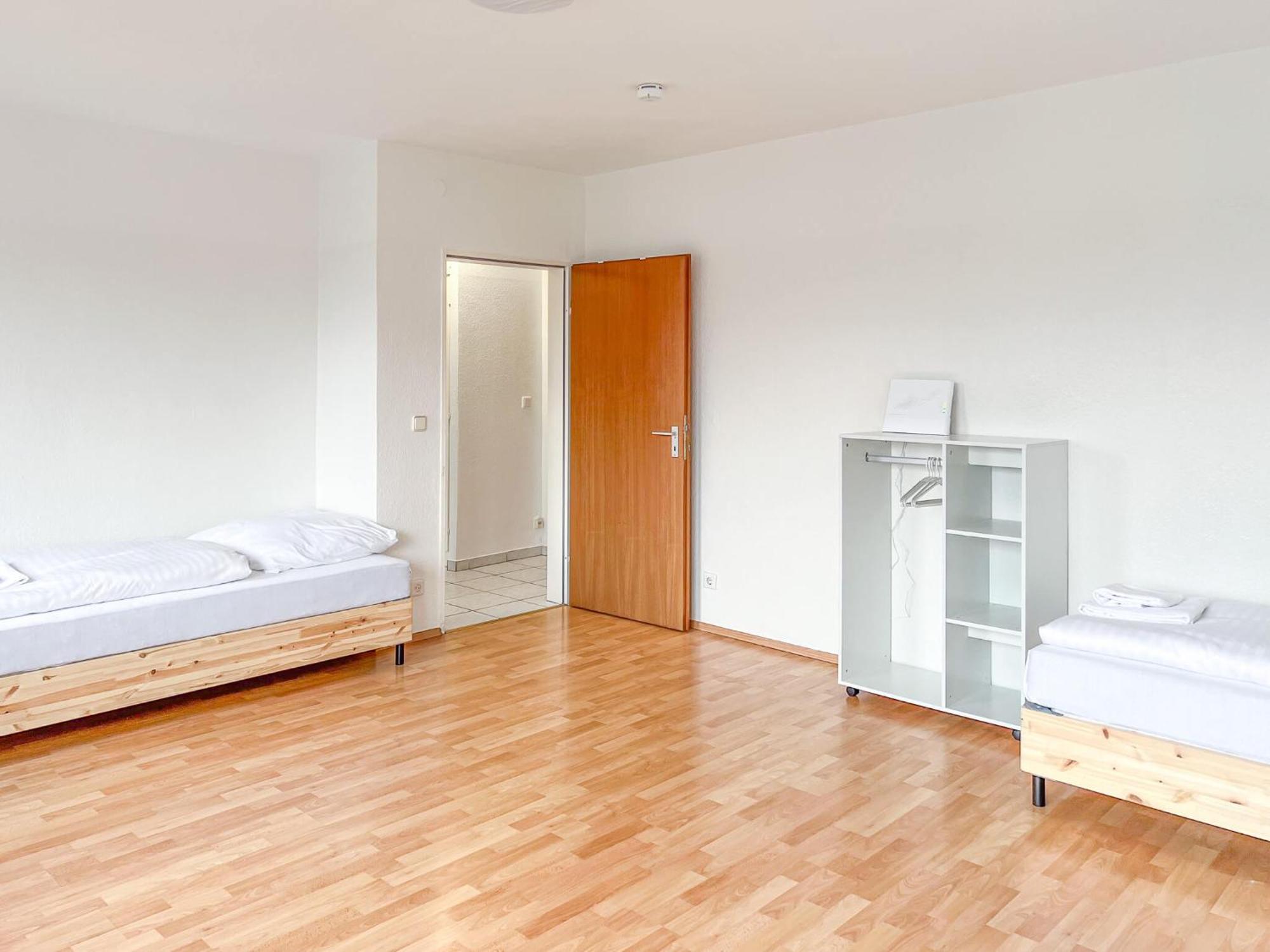 T&k Apartments-comfortable 2 And 3 In Oberhausen Apartment *