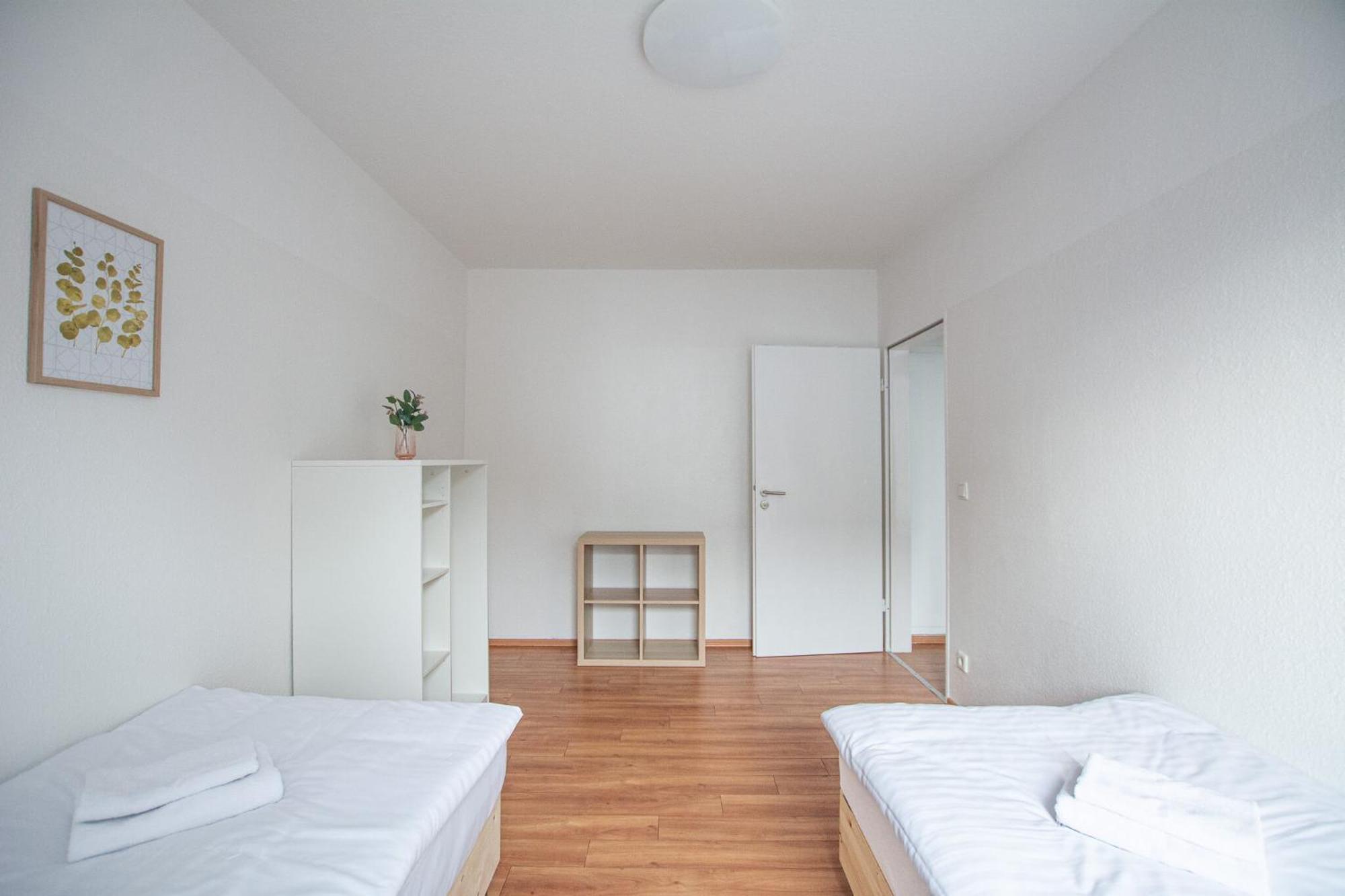 T&k Apartments-comfortable 2 And 3 In Oberhausen Apartment *